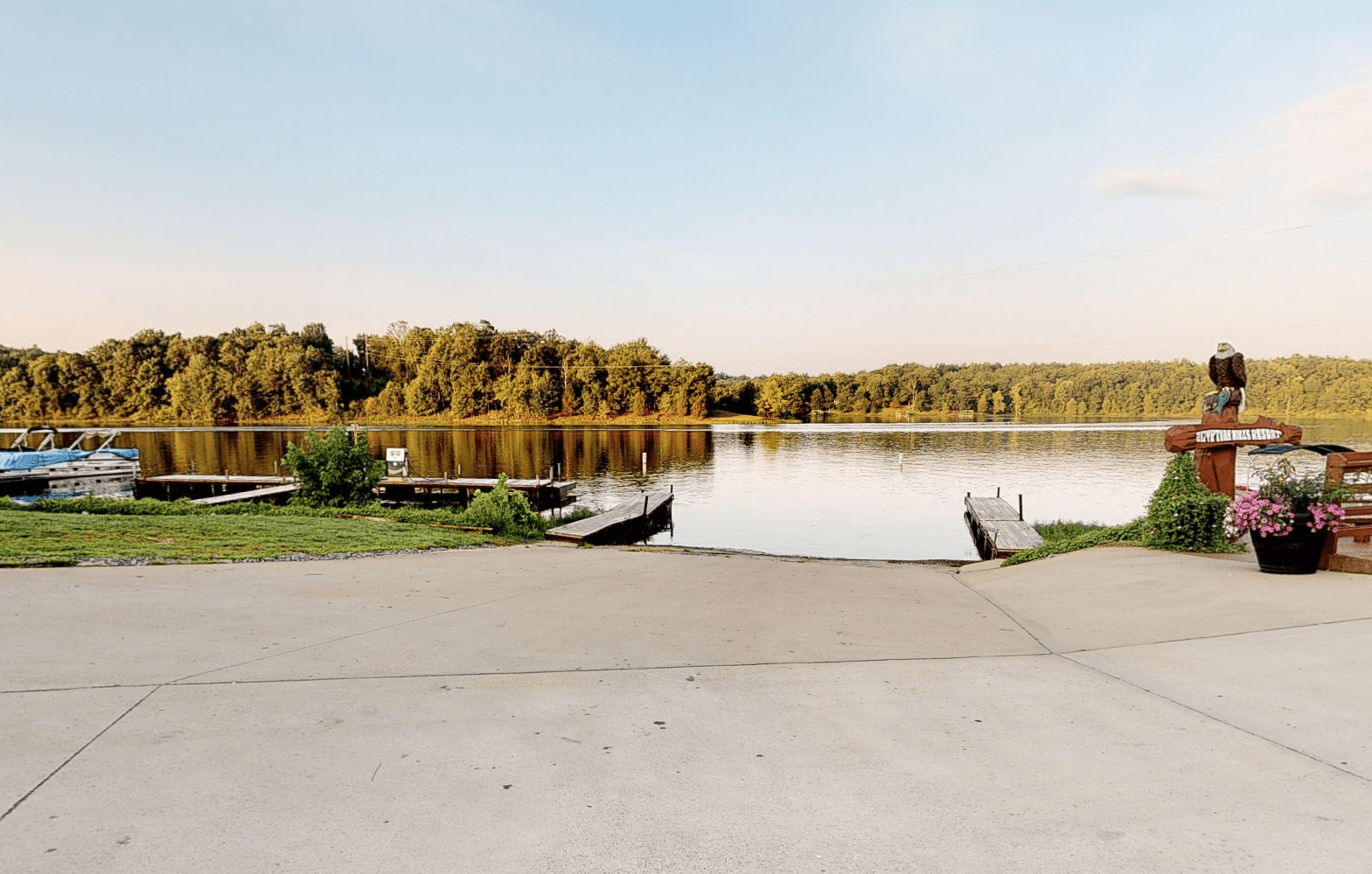 Boat Launch & Fuel Dock Marion / Shawnee National Forest KOA Holiday